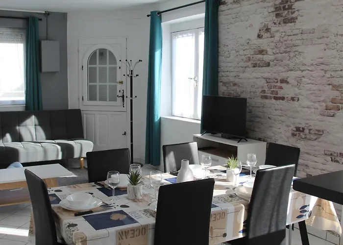 Appartement Duplex Avec Cour 10 Pers